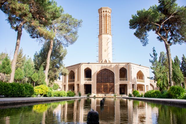 یک امارت بسیار زیبا در ایران - دکتر سعید بهکام روانشناس و روانکاو موفق در تهران