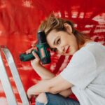 یک خانم زیبا و جوان - دکتر سعید بهکام دکتر سلامت در تورنتو