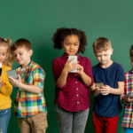 ممنوعیت شبکه های اجتماعی برای کودکان - دکتر سعید بهکام روانشناس کودک در تهران