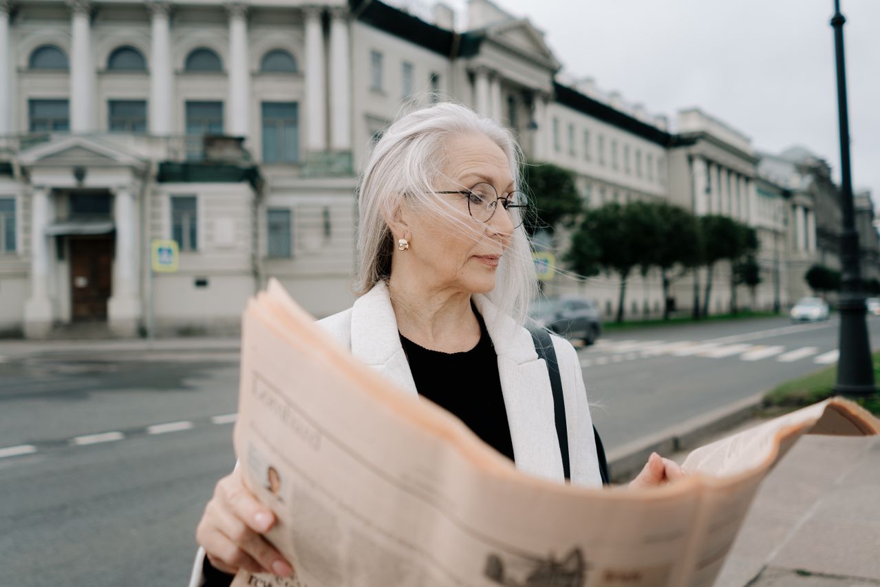 در میان مراجعان ایرانی مهاجر، یک الگوی مشترک به‌کرات دیده می‌شود: دوره‌هایی از بی‌خوابی، بی‌قراری و حواس‌پرتی که دقیقاً هم‌زمان با تشدید اخبار سیاسی ایران آغاز می‌شود.